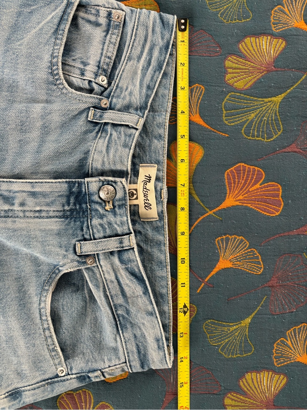 Madewell The Darted Barrel-Leg Jean in Light Blue - Picture 4 of 11